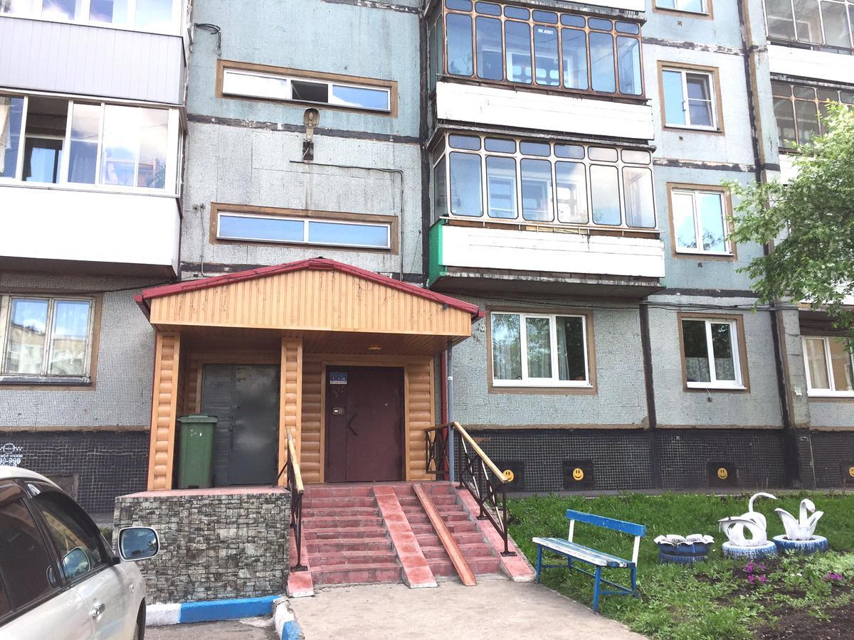 Apartment Tsiolkovskogo 27 Novokuznetsk Exteriör bild
